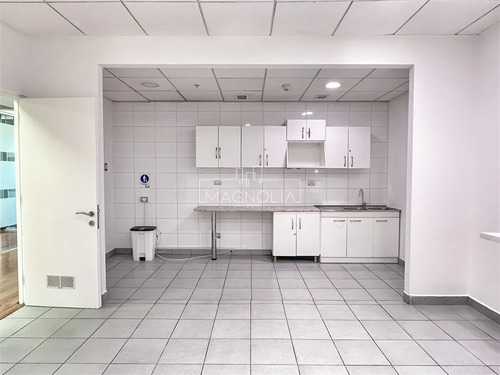 Amplia Oficina En Arriendo, El Golf, Las Condes