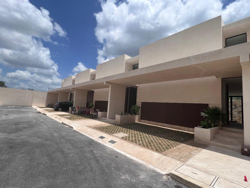 Casa En Venta Merida, Nova Temozon Private Living Tipo Townhouse, Listos.