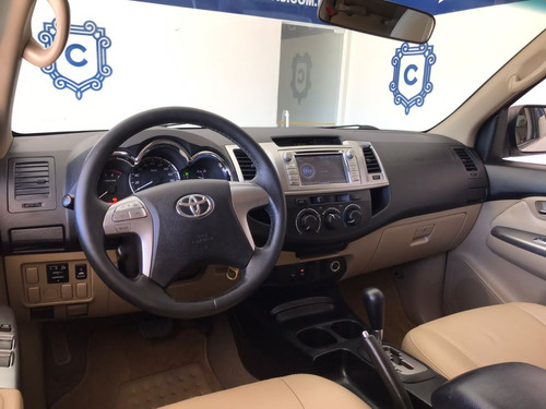 Imagem 3 de 9 de Toyota Hilux Sw4 4x2 Sr 2015