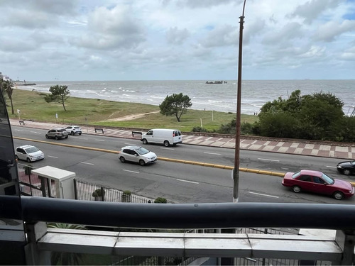 Dueño Alquila Sobre Rambla, Frente Al Mar, A Pasos De La Playa Y Espectacular Vista.
