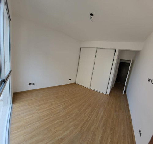 Imagen 12 de 30 de Departamento En Venta De Dos Ambientes En Centro De San Fernando.