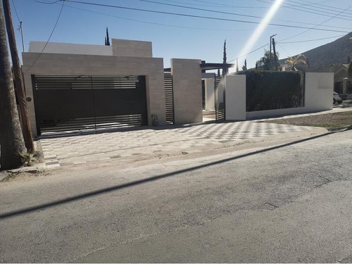 Imagen 1 de 12 de Casa Sola En Venta Las Rosas