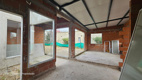 Casa 4 Ambientes 392 M2 Terreno En Barrio Cerrado Los Paraísos En Los Cardales, 3 Dorm, 2 Garaje