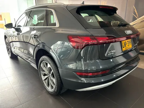 Audi E-tron Advanced