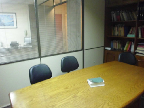 Lujosa Oficina Con 3 Despachos Y Sala De Reuniones Con Vista Panorámica Con Fácil Acceso A Rutas Nacionales Y Internacionales