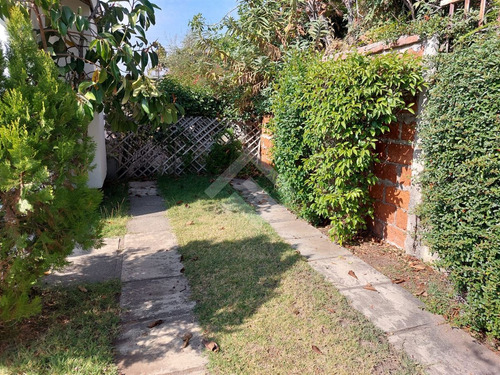 Casa En Venta De 3 Dorm. En Macul