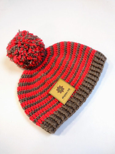 Gorro Con Pompon De Lana Tejido A Mano 