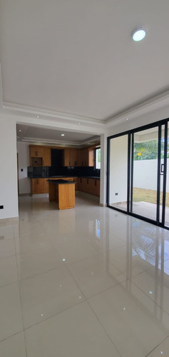 Imagen 3 de 22 de Casa Nueva En Proyecto Cerrado