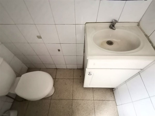 Casa En Arriendo De 7 Dorm. En Providencia