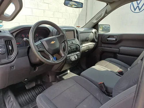 Chevrolet Silverado 4.3 V6 1500 WT Cabina Regular 4x2 At