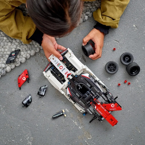 Lego® Technic Formula E® Porsche 99x Electric