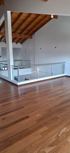 Casa 3 Amb. En Alquiler Con Cochera, Pileta. Ramos Mejía