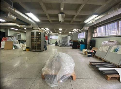 Venta Edificio De Uso Industrial, Comercial Y Residencial. Boleíta Norte. Yy