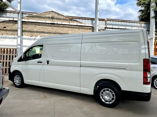 Toyota Hiace L2h2