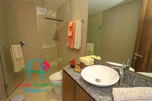 Cad La Isla Emerald J5. De Playa. Terraza Frontal Con Vista A Los Jardines Y Albercas