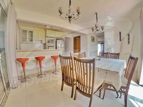 Excelente Casa De Alto Padrão Com 3 Quartos, Sendo 1 Suíte E 2 Demi-suítes, No Centro De Balneário Piçarras/sc (cód. 6965) - 3576965v