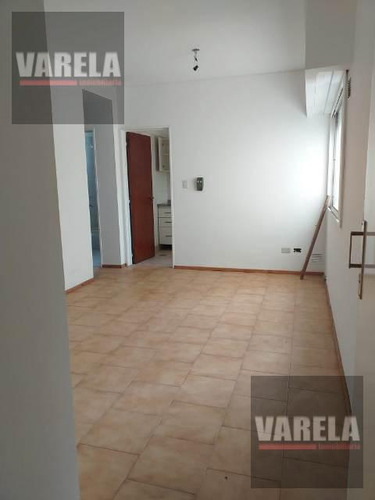 Calderón De La Barca 2700 Piso 1 Villa Devoto Dpto 3 Amb. Al Cfte. C/lavadero. Venta Con Renta.