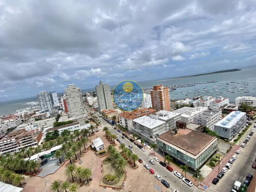 Apartamento De 3 Dormitorios En Venta En Punta Del Este, Vista Al Puerto