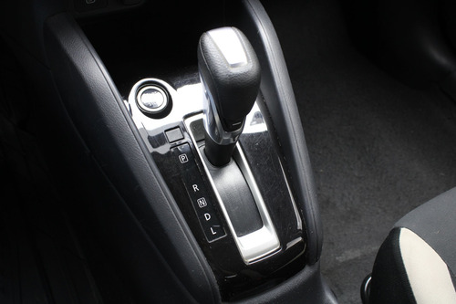 Nissan Versa 1.6 Advance At