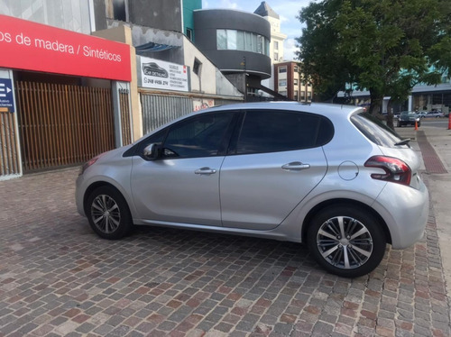 Peugeot 208 2019 1.6 Feline 11300 Km