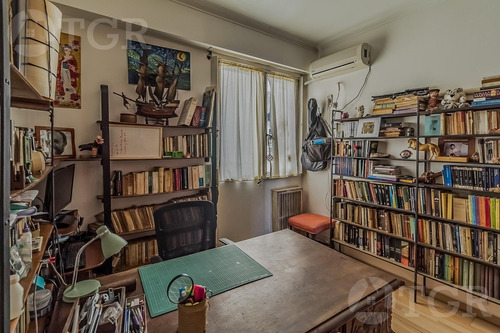 Semipiso En Venta En Recoleta, 3 Dormitorios Con Dependencia Y Balcon Corrido Al Frente