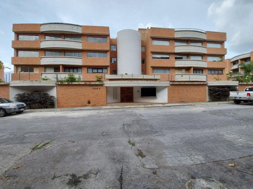 Espectacular Penthouse En Venta En Urb, La Tahona Mls# 23-17015 Mnh