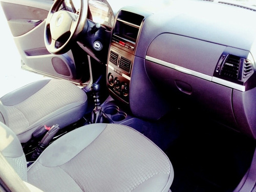 Imagem 6 de 10 de Fiat Idea 2007 1.4 Elx Flex 5p
