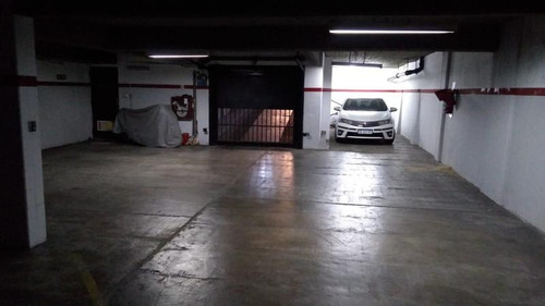 Imagen 1 de 3 de Cochera - Villa Del Parque