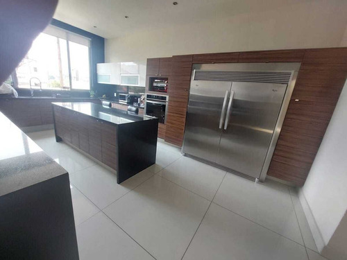 Se Vende En Casa Doble Cerrada Tecamachalco