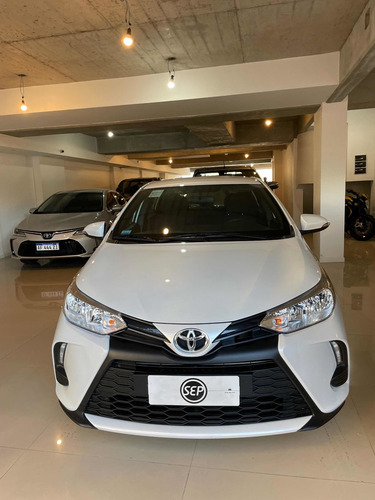 Imagen 3 de 18 de Toyota Yaris 2022 1.5 107cv Xs
