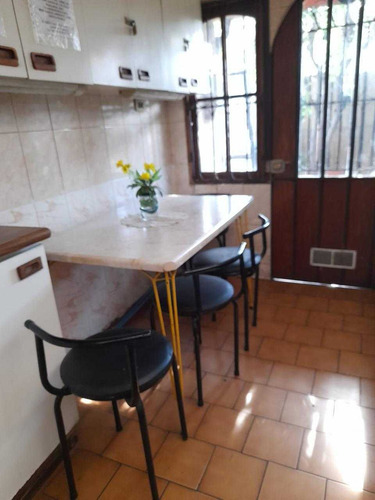 Amplia Casa 215 M2,10 Dormitorios Uso Cpmerci (86807)