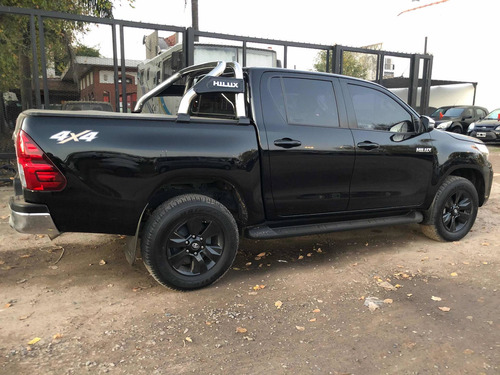 Toyota Hilux 2.8 Cd Srv 177cv 4x4 At 2019