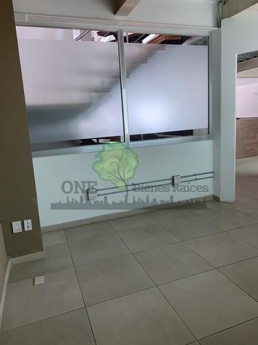 Oficina En Renta En Arboledas, Sobre Calz. De Los Jinetes