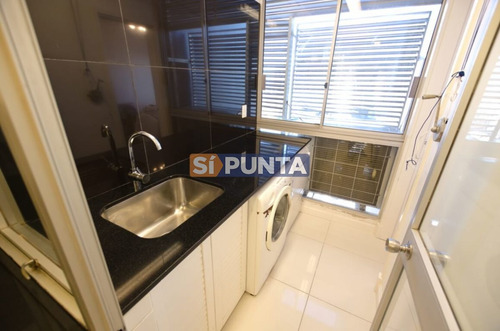 Imagen 13 de 24 de Apartamento En Playa Mansa 3 Dormitorios Alquiler