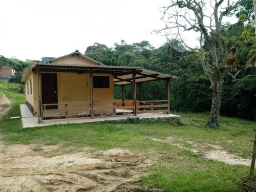 Chácara A Venda Na Mombaça Com Lago E Baias