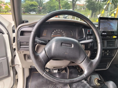 Chevrolet Luv Isuzu 2000