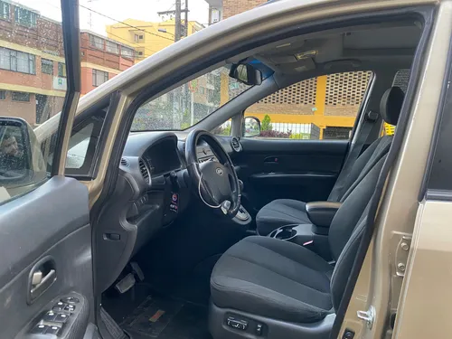 Kia Carens 2.0 Rondo Ex