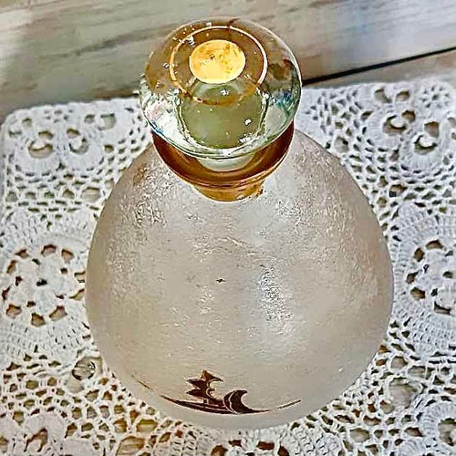 Antiguo Botellón Licorera Detalles En Oro