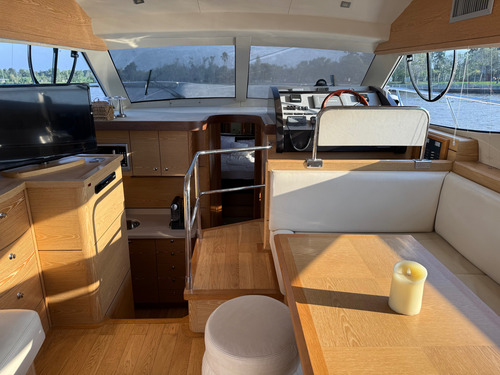 Crucero Segue Con Iveco 2 X 400 Hp Año 2013 Linea De Ejes