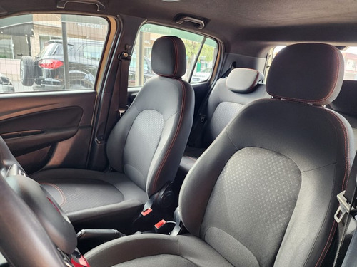 Fiat Uno 1.4 EVO SPORTING 8V FLEX 4P AUTOMATIZADO