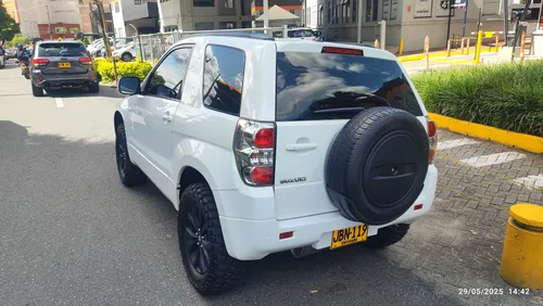 Suzuki Grand Vitara 3 ptas automático 4x4 2.4