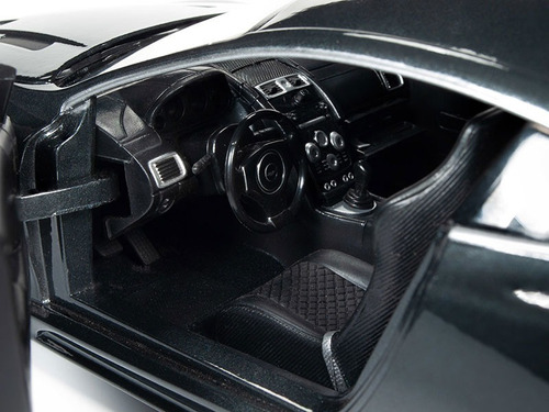Aston Martin Dbs Quantum James Bond 007 1:18 Autoworld Color Negro