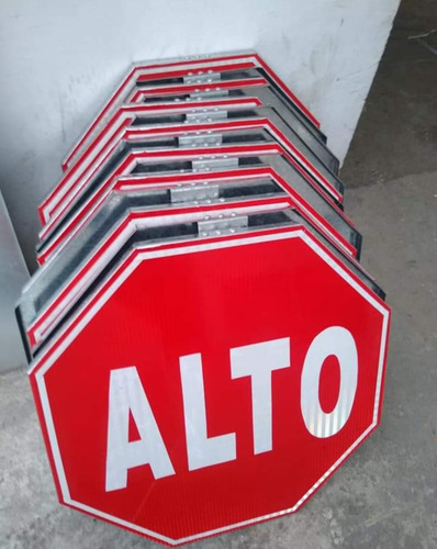 Señalamiento Vial Prohibido Vuelta Izq O Der Lámina 61x61 Cm