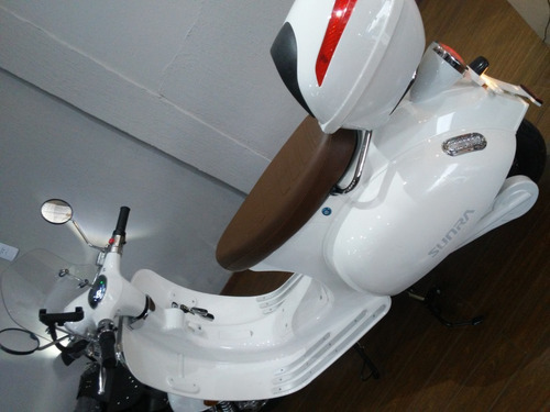 Imagen 21 de 25 de Scooter Electrica Vespa Vintage Sunra No Motomel Zanella