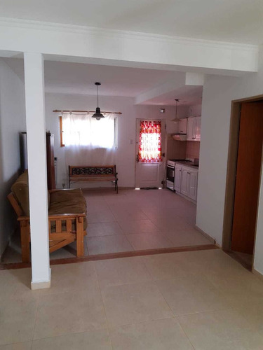 Imagen 3 de 13 de Casa Duplex En Plottier
