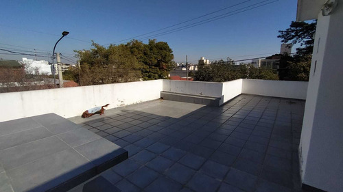 Imagen 3 de 13 de Casa Ideal Familia C/ Patio Y Cochera - A Minutos Del Centro
