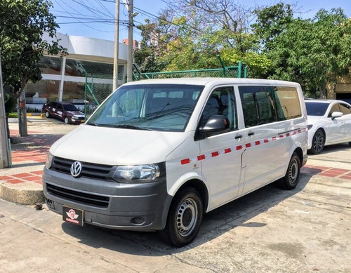 Volkswagen Transporter T5 17 Pasajeros 2013