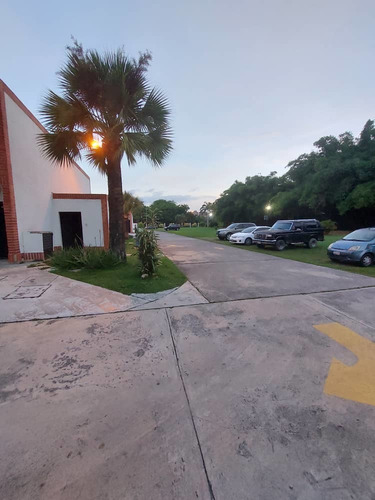 Imagen 2 de 9 de Town House En Guayabal Naguanagua Gabriela 04121324237