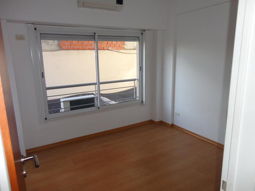 Excelente 3 Amb En Edifcio Moroni. Banfield E