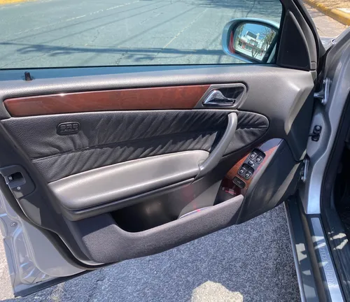 Mercedes Benz C 240 Elegance 172 Hp